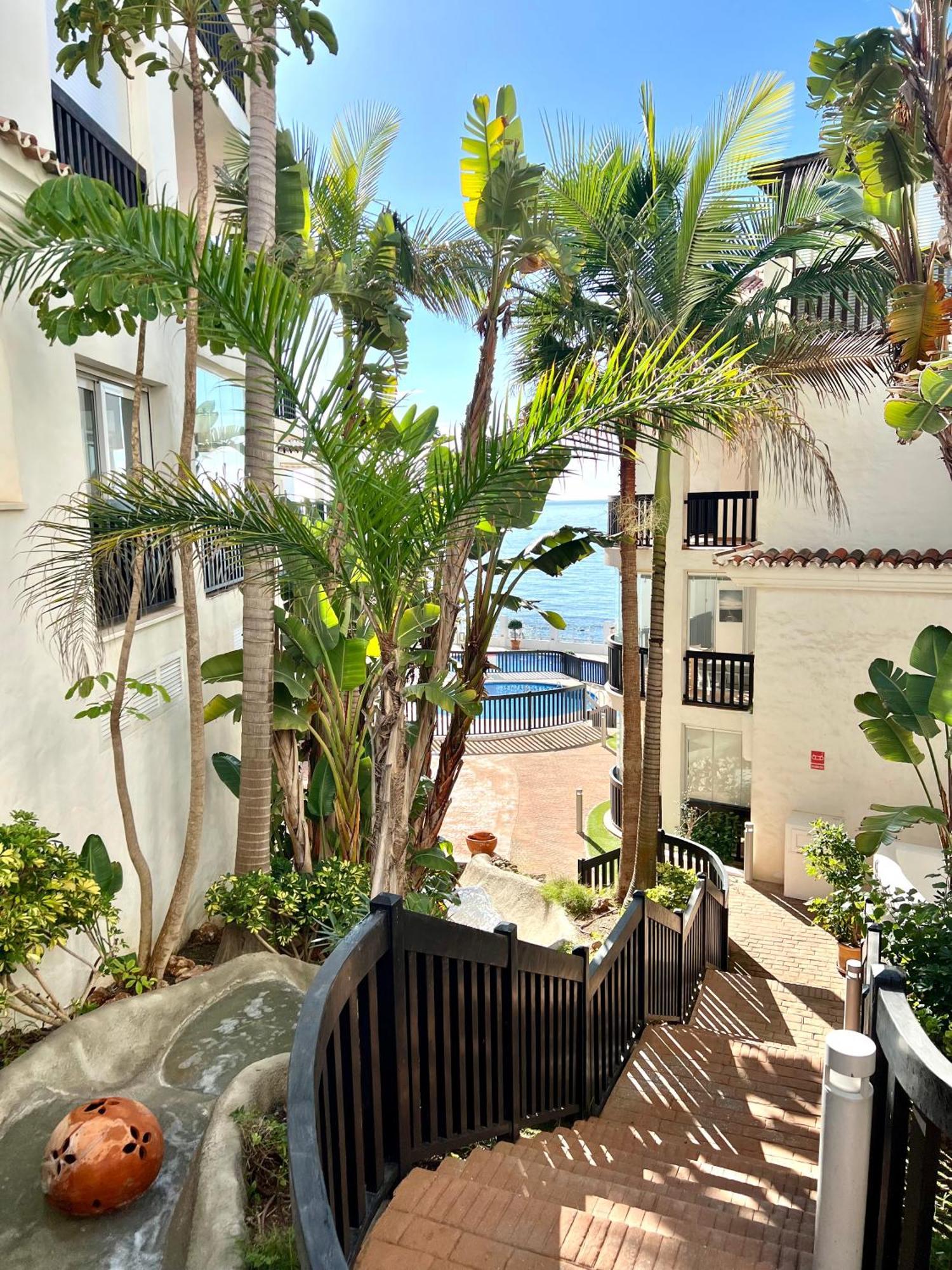 Beachfront Penthouse: Marbella Sea View Terrace Sitio de Calahonda Exterior photo